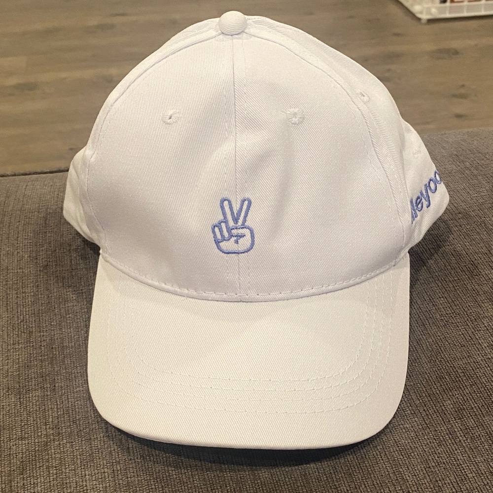 Peace Sign Baseball Hat - NEW WITH TAGS!!  women’s hats
